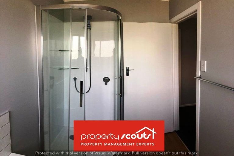 Photo of property in 8 Reid Road, New Lynn, Auckland, 0600