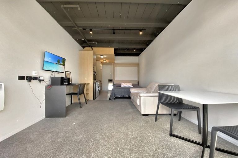 Photo of property in Vedado Apartments, 208/41u Hopper Street, Mount Cook, Wellington, 6011