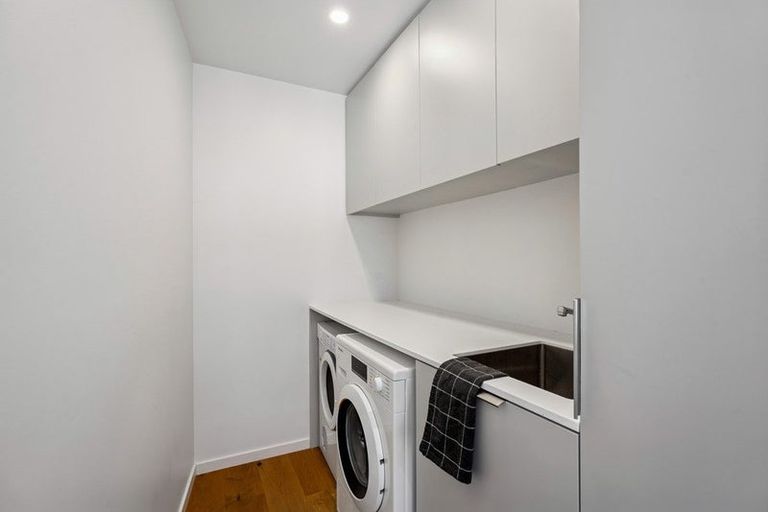 Photo of property in 19 Hackett Road, Jacks Point, Queenstown, 9371