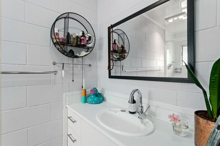 Photo of property in 2/28 Douglas Street, Whakatane, 3120