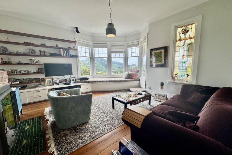 Photo of property in 64 Upland Road, Kelburn, Wellington, 6012