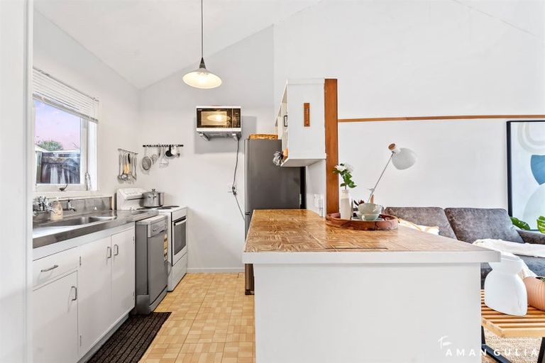 Photo of property in 2/53 Margan Avenue, New Lynn, Auckland, 0600