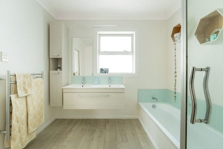 Photo of property in 11 Lee Street, Mount Maunganui, 3116