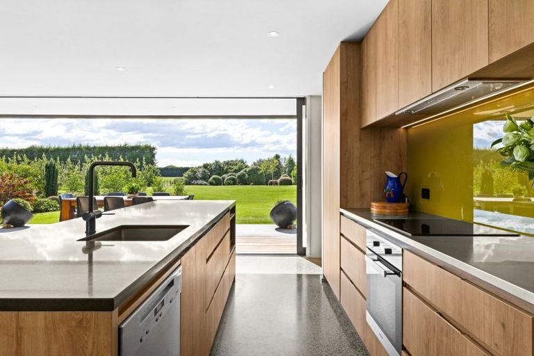 Photo of property in 91 Basil Road, Meeanee, Napier, 4112