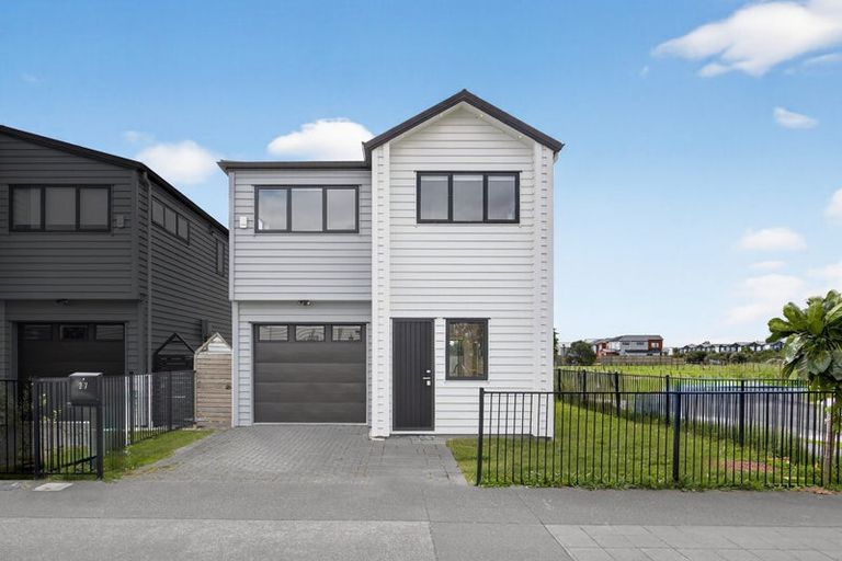 Photo of property in 27 Arahopu Place, Papakura, 2110