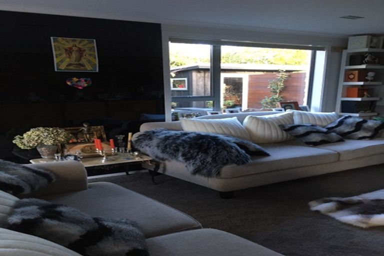 Photo of property in 52 Crofton Road, Harewood, Christchurch, 8051
