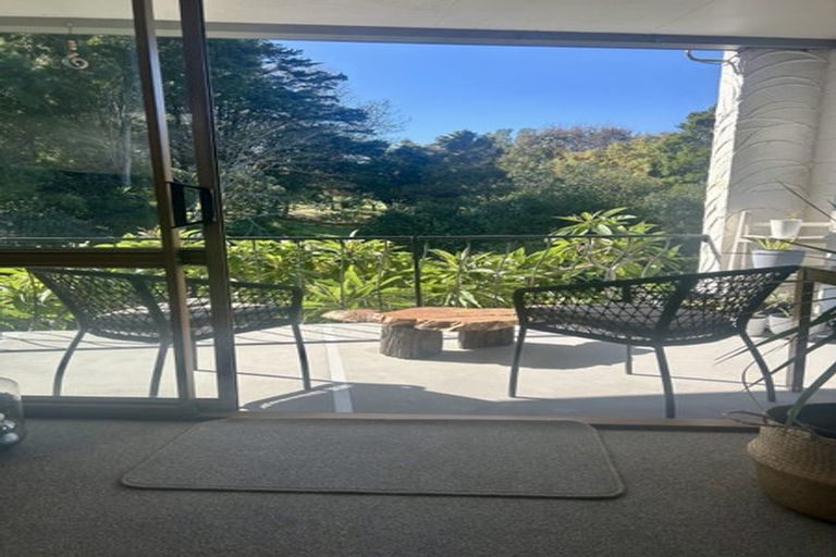 Photo of property in 2/59 Maxwelton Drive, Mairangi Bay, Auckland, 0630