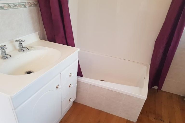 Photo of property in 3/9 Lenihan Street, Northcote, Auckland, 0627