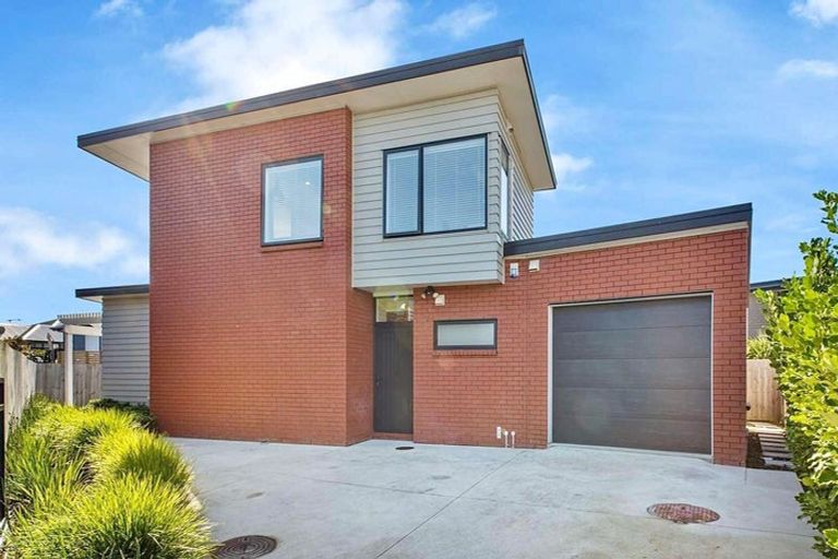 Photo of property in 1 Fermi Lane, Papakura, 2110