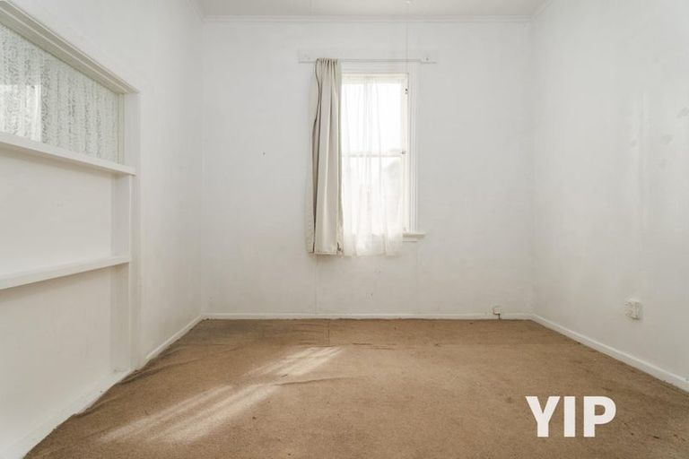 Photo of property in 190 Newlands Road, Newlands, Wellington, 6037