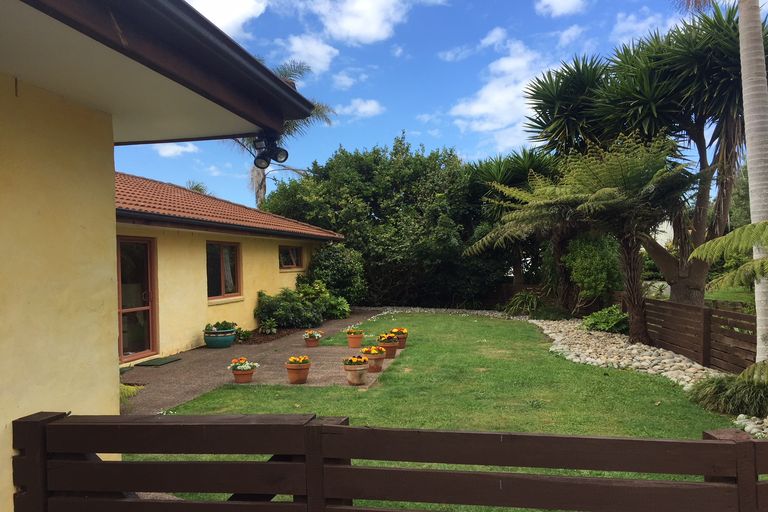 Photo of property in 33 Rarere Terrace, Kerikeri, 0230