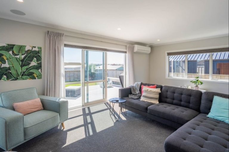 Photo of property in 4 Mahia Lane, Waikanae, 5036