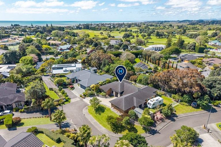 Photo of property in 15 Fairway Oaks Drive, Waikanae Beach, Waikanae, 5036