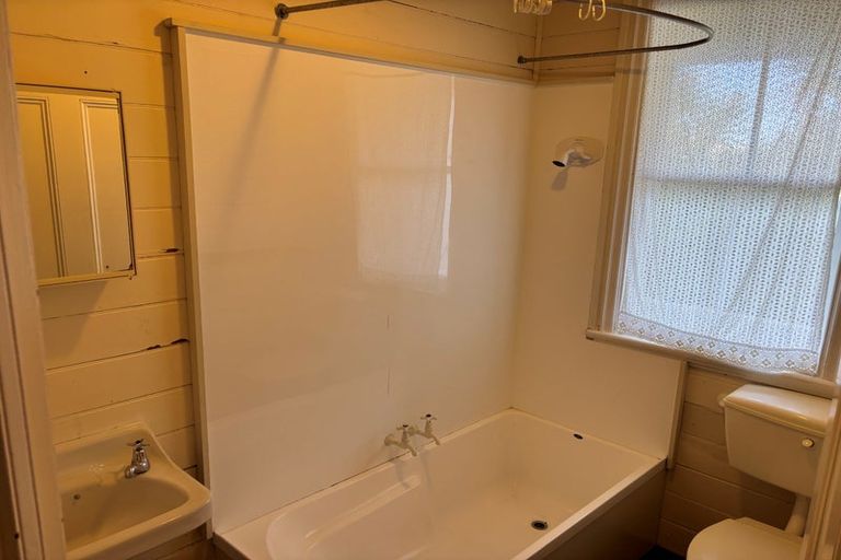 Photo of property in 31 Charlotte Avenue, Brooklyn, Wellington, 6021