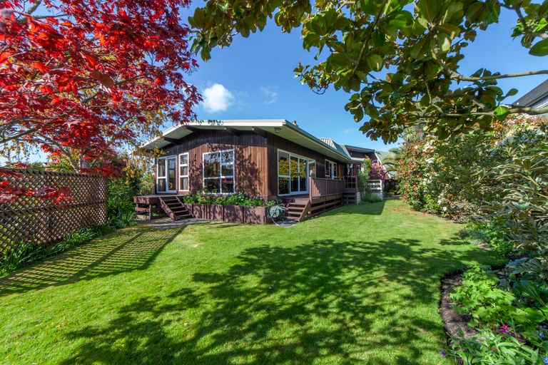 Photo of property in 10 Stormont Place, Avonhead, Christchurch, 8042