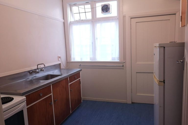 Photo of property in 4/9-9a Howard Street, Mount Cook, Wellington, 6021