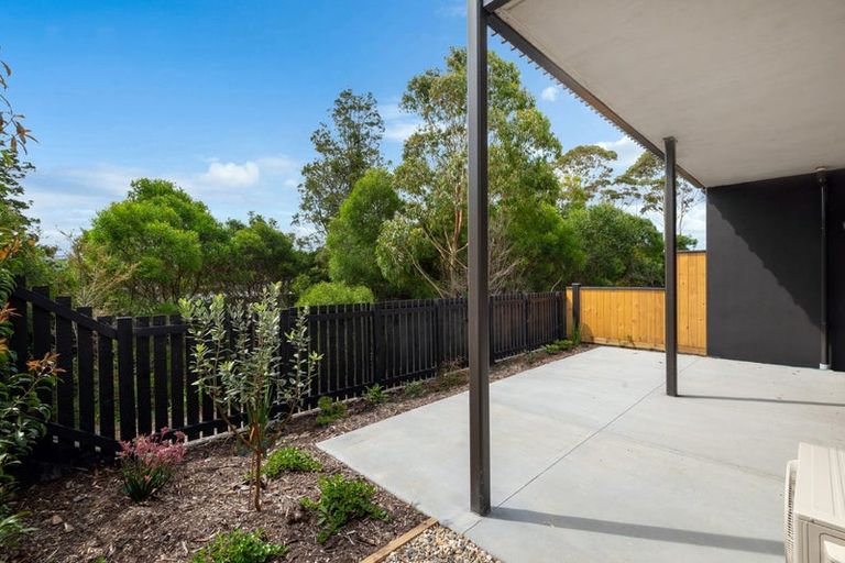 Photo of property in 1/3 Parapara Place, Albany, 0632