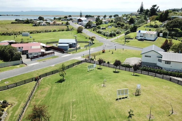Photo of property in 83 Spencer Avenue, Maketu, 3189