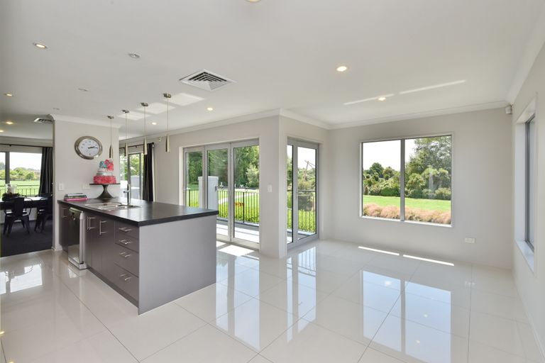 Photo of property in 20 Crombie Green, Northwood, Christchurch, 8051