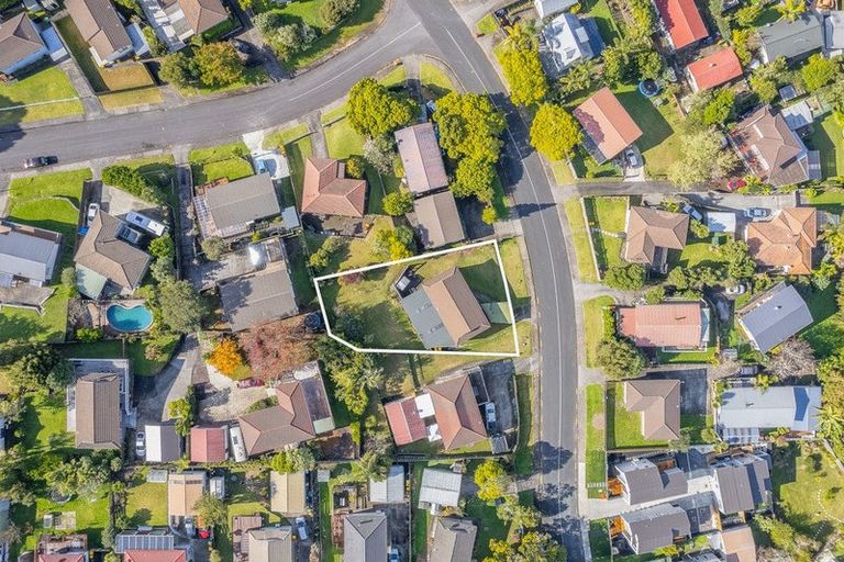 Photo of property in 14 Rehia Road, Massey, Auckland, 0614