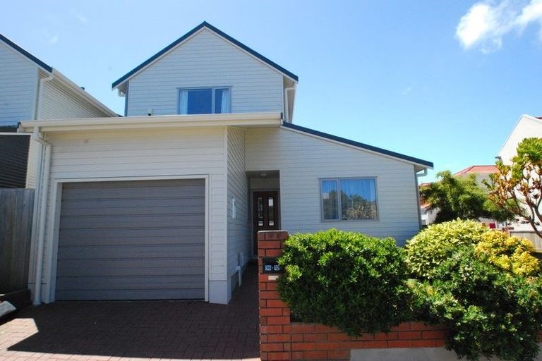 Photo of property in 12/36u Dee Street, Island Bay, Wellington, 6023