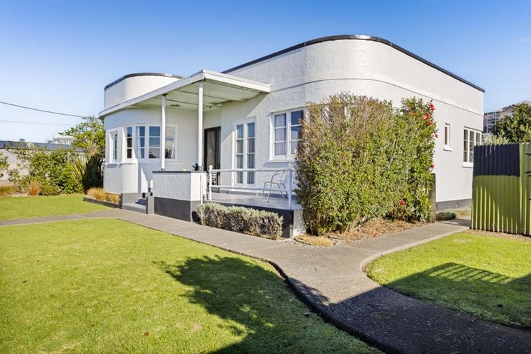 Photo of property in 32 Leicester Street, Patea, 4520