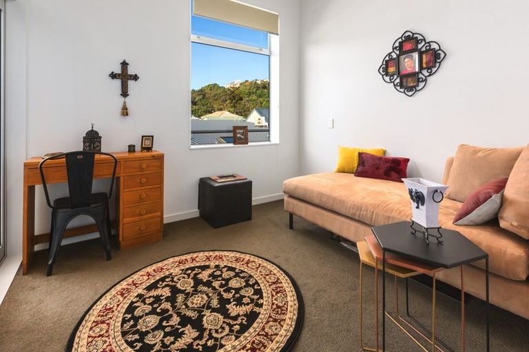Photo of property in 101-u2 Mana Esplanade, Paremata, Porirua, 5026