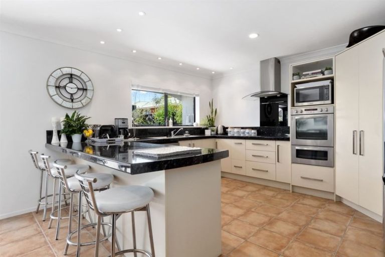 Photo of property in 19 Kotuku Place, Matua, Tauranga, 3110