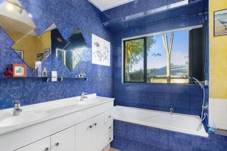 Photo of property in 10 Jenny Lane, Waiuku, 2123