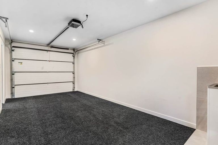 Photo of property in 40c Cyclarama Crescent, Massey, Auckland, 0614