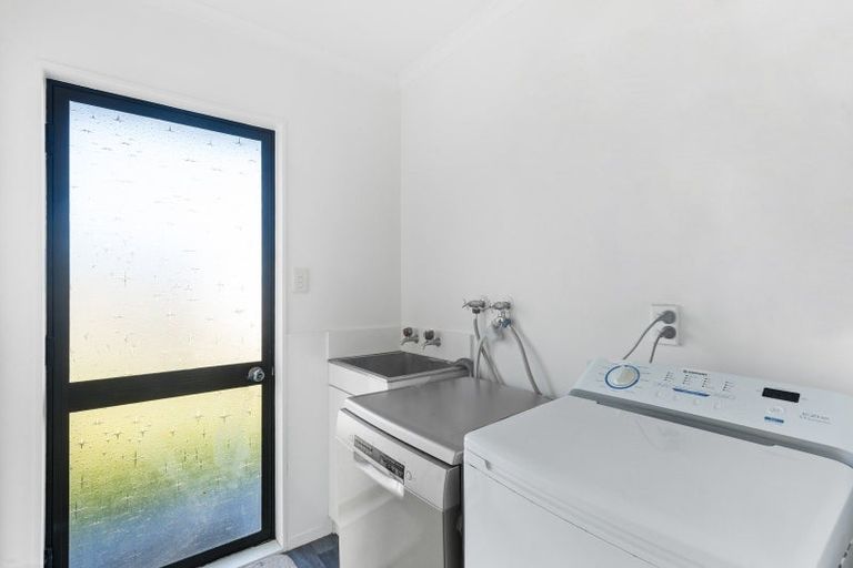 Photo of property in 29 Matthew Place, Kawaha Point, Rotorua, 3010