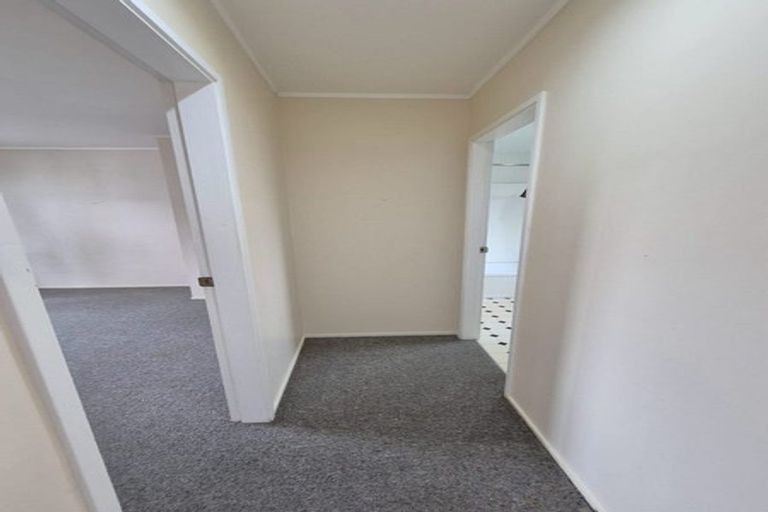 Photo of property in 6a Blacklock Avenue, Henderson, Auckland, 0612