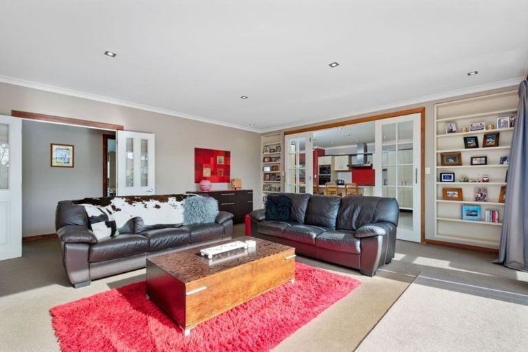 Photo of property in 1 Piha Close, Papamoa Beach, Papamoa, 3118