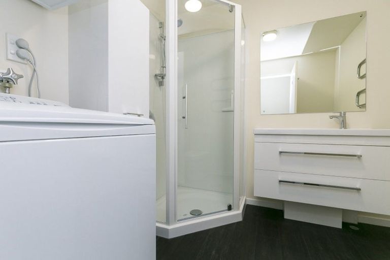 Photo of property in Victoria Villas, 23/35u Pirie Street, Mount Victoria, Wellington, 6011