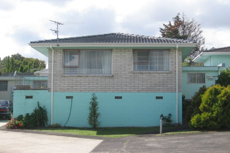 Photo of property in 3/2 Pimento Place, New Lynn, Auckland, 0600