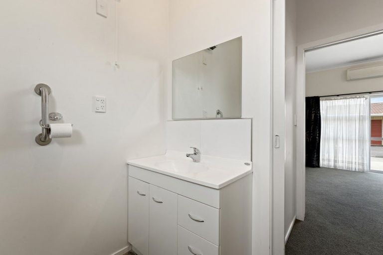 Photo of property in 8 Cambridge Street, Pahiatua, 4910