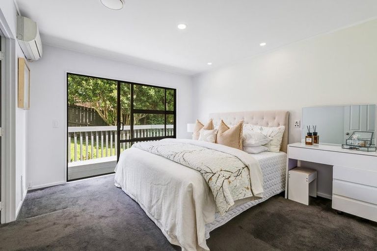Photo of property in 2/20 Bronzewing Terrace, Unsworth Heights, Auckland, 0632