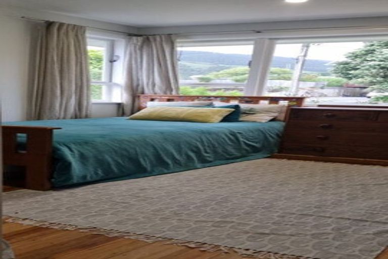 Photo of property in 16 Kaitawa Crescent, Paraparaumu, 5032