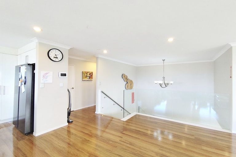 Photo of property in 1a Marina View Drive, Hobsonville, Auckland, 0618