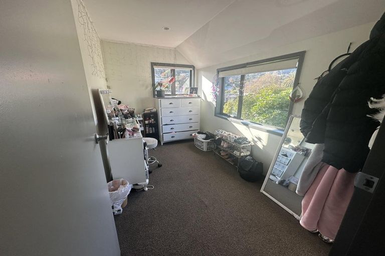 Photo of property in 28 Stokes Valley Road, Stokes Valley, Lower Hutt, 5019
