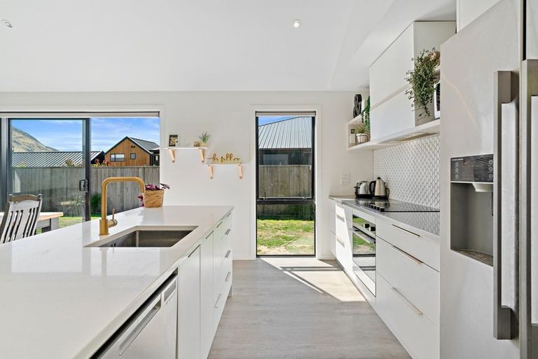 Photo of property in 7 Maize Street, Jacks Point, Queenstown, 9371