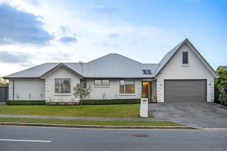 Photo of property in 32 Linkwater Way, Parklands, Christchurch, 8083