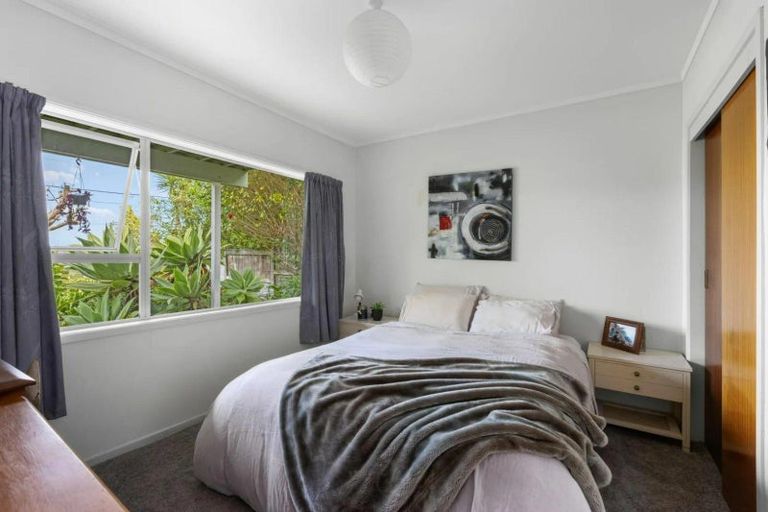 Photo of property in 1068 Whangaparaoa Road, Tindalls Beach, Whangaparaoa, 0930