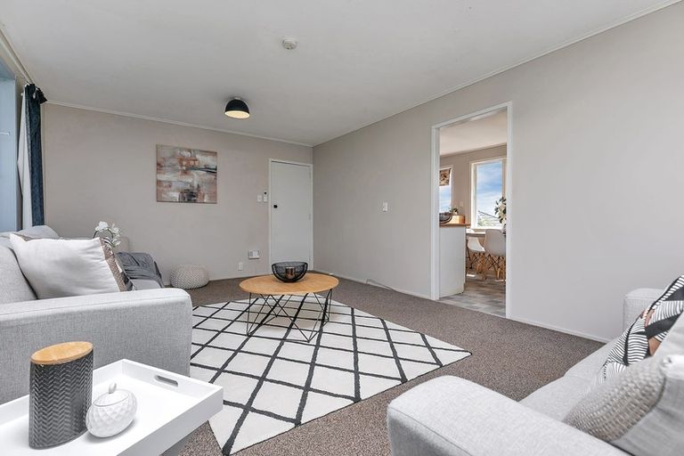 Photo of property in 1/25 Peach Road, Glenfield, Auckland, 0629