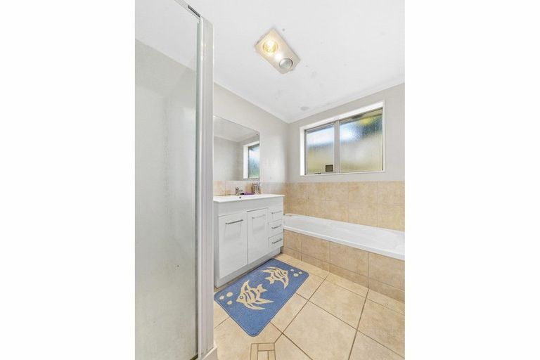 Photo of property in 26 Piriti Place, Weymouth, Auckland, 2103