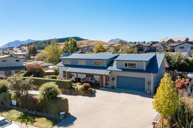 Photo of property in 115 Kings Drive, Wanaka, 9305