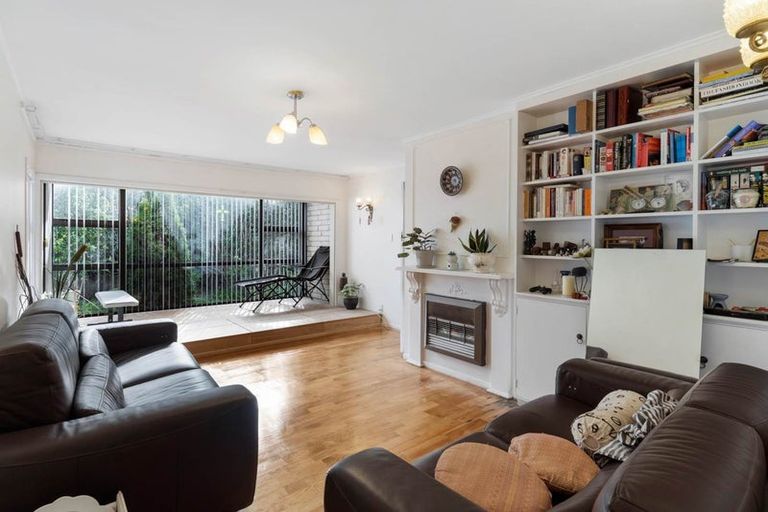 Photo of property in 10 Latham Avenue, Pakuranga, Auckland, 2010