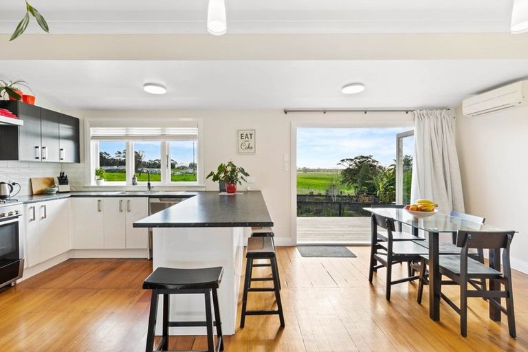 Photo of property in 70 Rimmer Road, Helensville, 0875