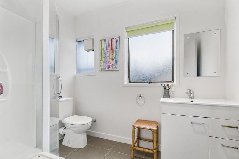 Photo of property in 10/126 Lynwood Road, New Lynn, Auckland, 0600