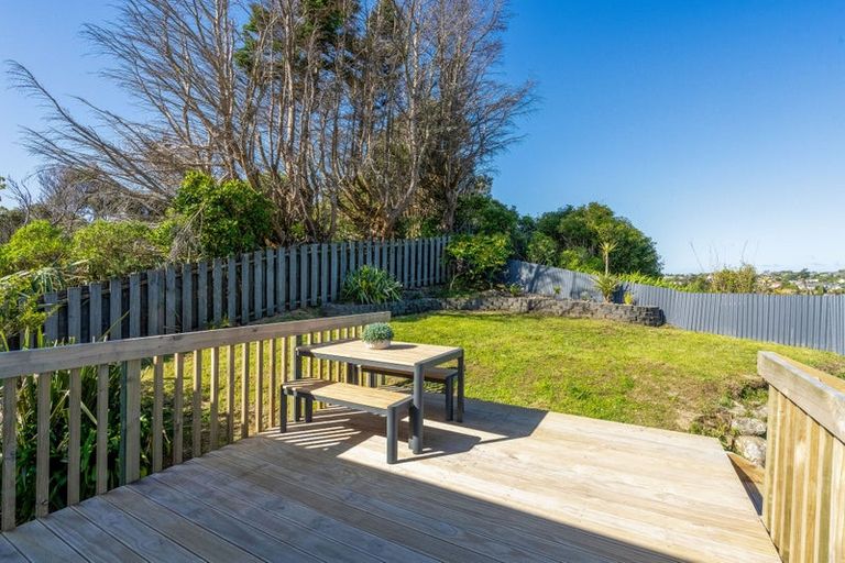 Photo of property in 75 Salford Street, Newlands, Wellington, 6037